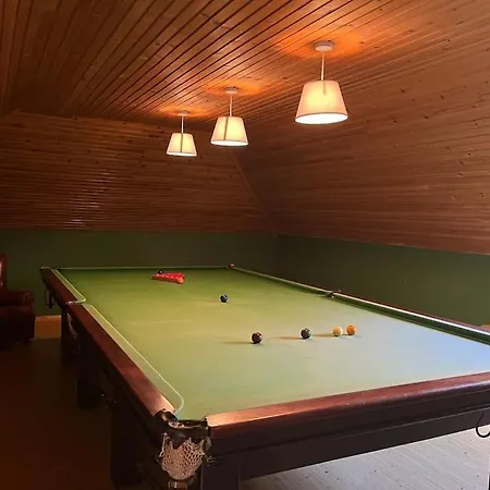 Spacious Countryside 4bd House!