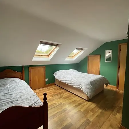 Spacious Countryside 4bd House! Appartamento