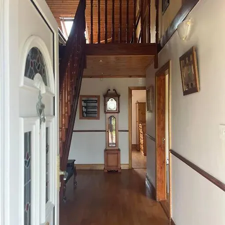 Spacious Countryside 4bd House! Appartamento