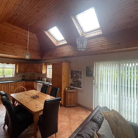 Spacious Countryside 4bd House! *