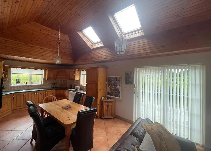 Spacious Countryside 4bd House! *